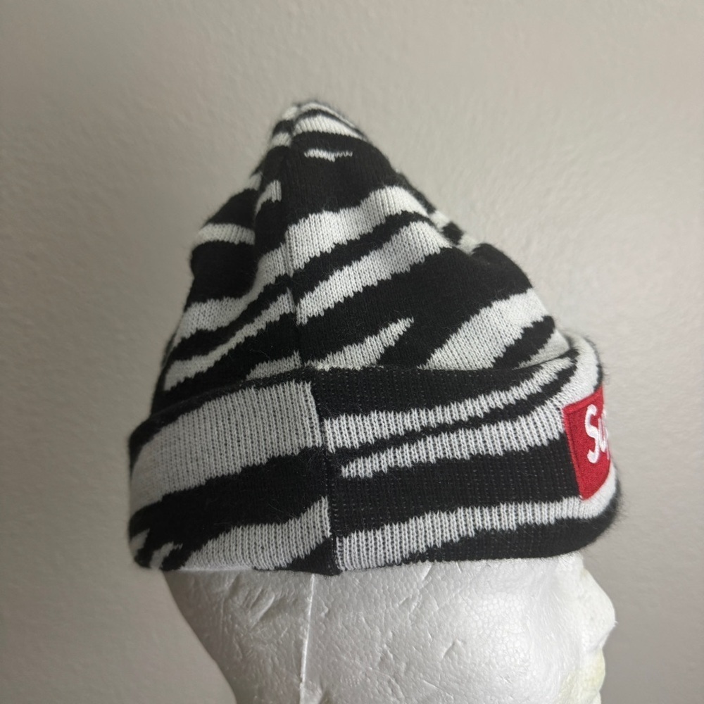 Supreme New Era Box Logo Beanie - Picture 2 of 6